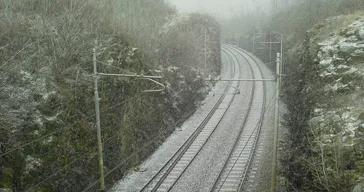 Naslovnica knjige: Nevidni spomeniki